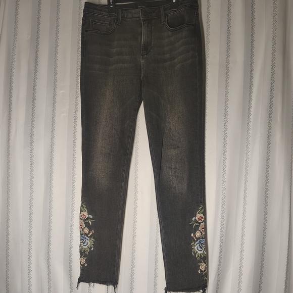 DRIFTWOOD Floral Embroidered, Raw Hem ,Ankle Jeans - Picture 2 of 5